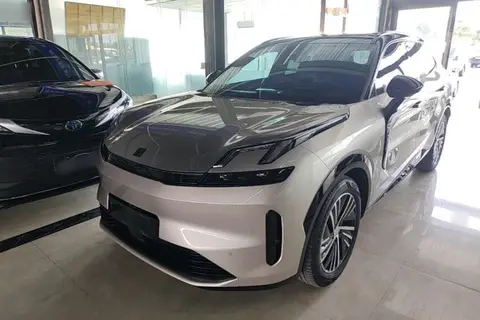 Lynk & Co 08 EM-P 2023
