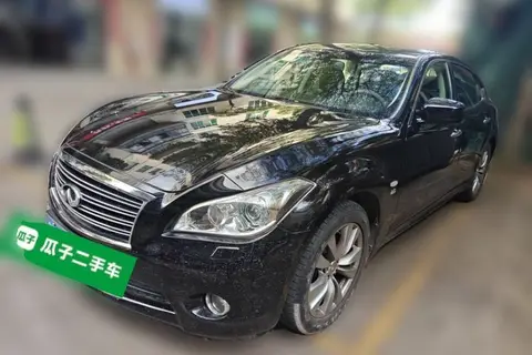 Infiniti Q70 2014