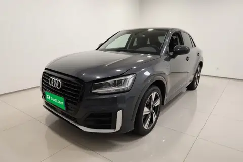 Audi Q2L 2020