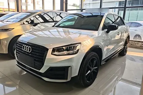 Audi Q2L 2019