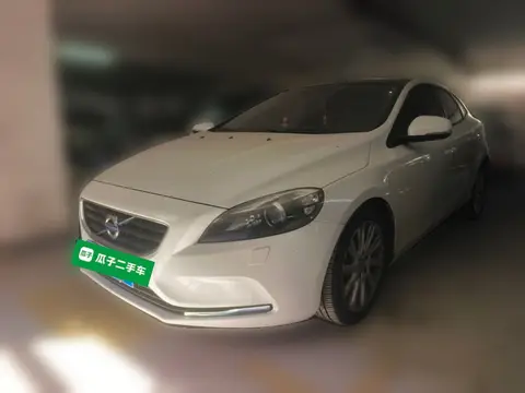 Volvo V40 2015