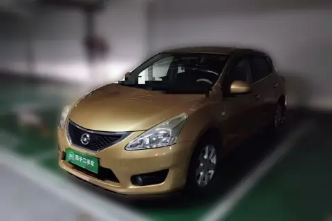 Nissan Tiida 2013