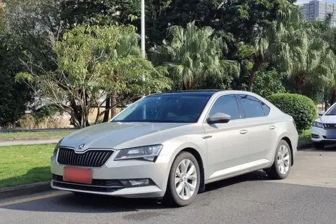 Skoda Superb 2016