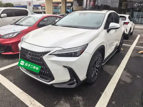 Lexus NX 2022