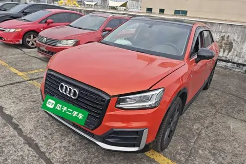 Audi Q2L 2019