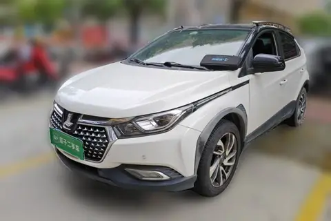 Luxgen U5 SUV 2017