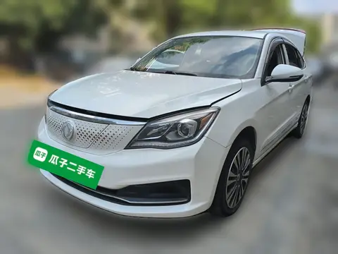 Dongfeng E70 2022