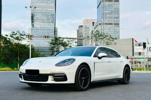 Porsche Panamera 2018