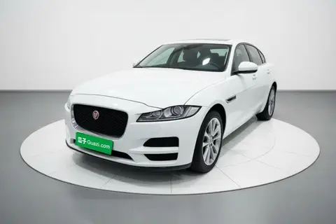Jaguar F-PACE 2016