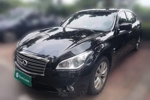 Infiniti Q70 2014