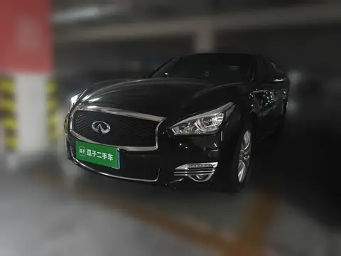 Infiniti Q70 2015