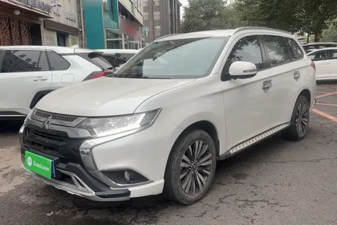Mitsubishi Outlander 2021