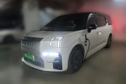 ZEEKR 009 2023