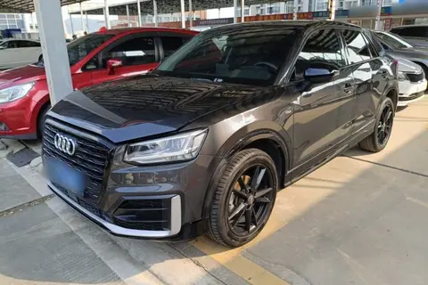 Audi Q2L 2019