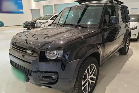 Land Rover Defender 2024