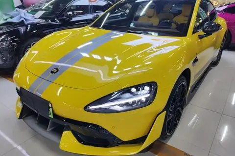 Xiaomi SU7 Ultra 2025
