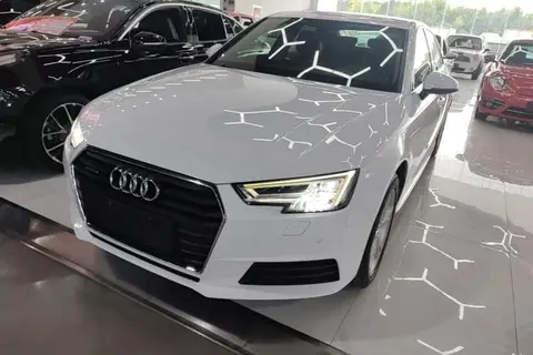 Audi A4L 2016