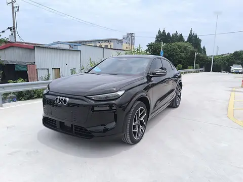 Audi Q6L Sportback e-tron 2025