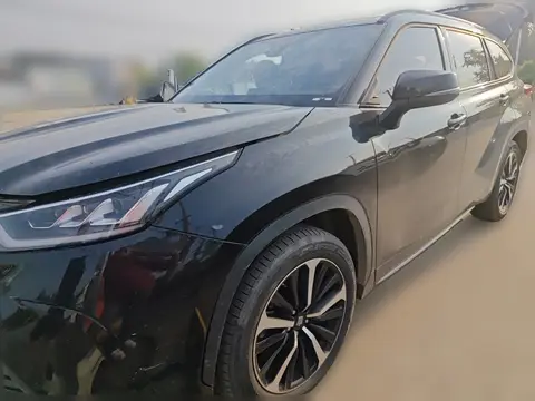 Toyota Crown Kluger 2023