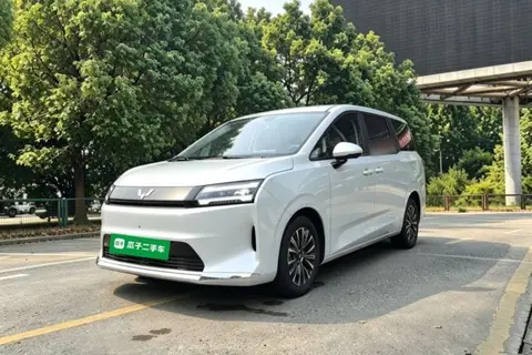 Wuling Xingguang 730 2025