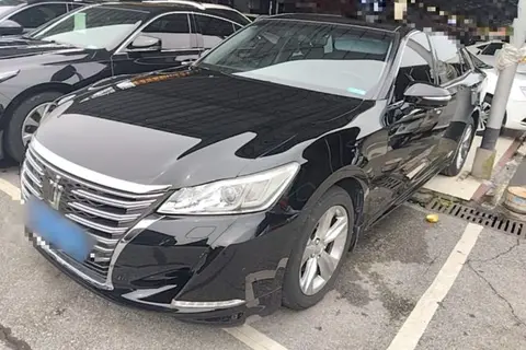 Toyota Crown 2016