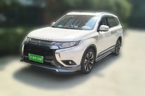 Mitsubishi Outlander 2021