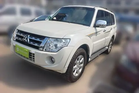Mitsubishi Pajero 2011