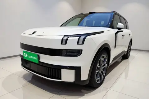 Lynk & Co 900 2025