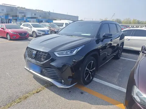 Toyota Crown Kluger 2023