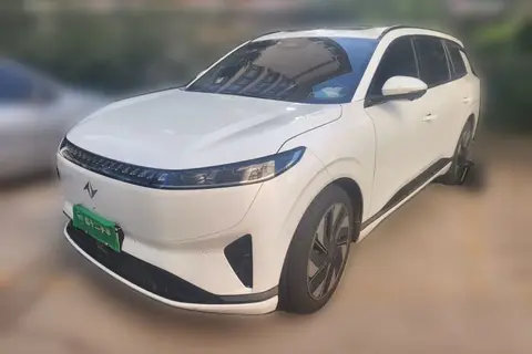 Dongfeng eπ 008 2024