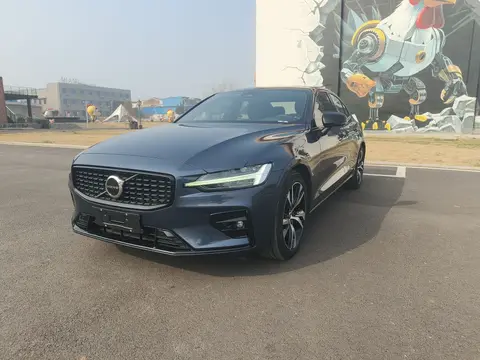 Volvo S60 2022