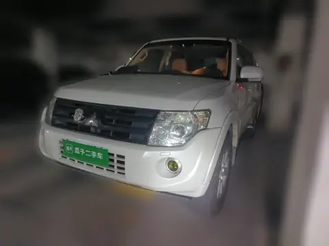 Mitsubishi Pajero 2011