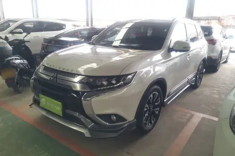 Mitsubishi Outlander 2020