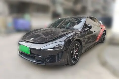 Xiaomi SU7 2025