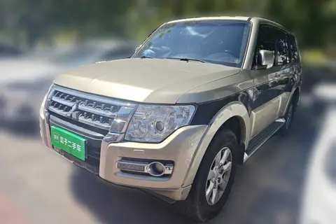 Mitsubishi Pajero 2016