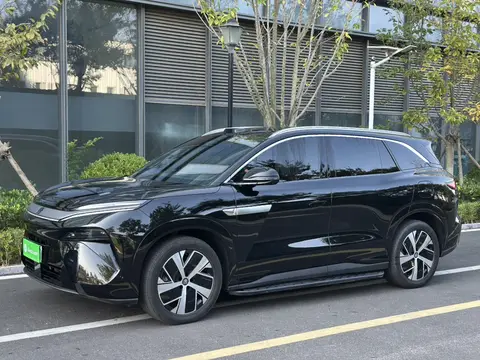BYD Tang L 2025