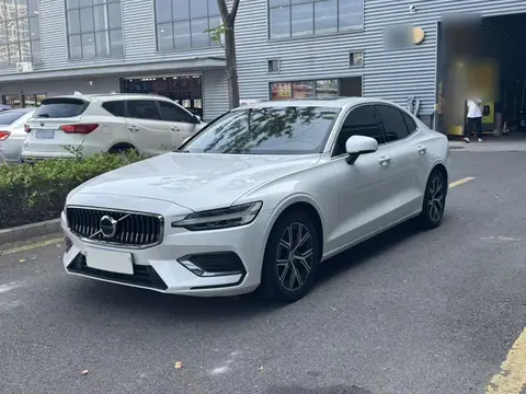 Volvo S60 2024