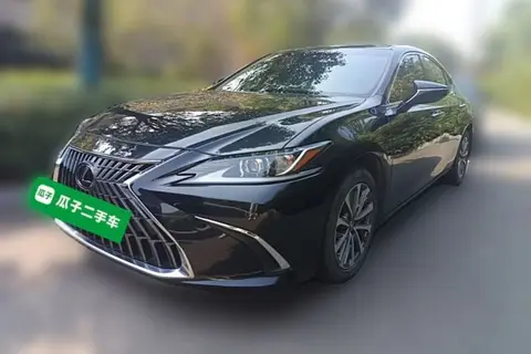 Lexus ES 2021