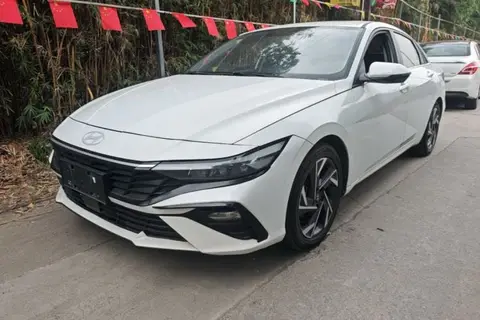 Hyundai Elantra 2024