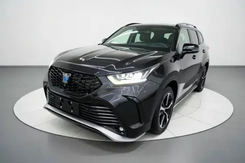 Toyota Crown Kluger 2022
