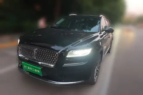 Lincoln Nautilus 2021