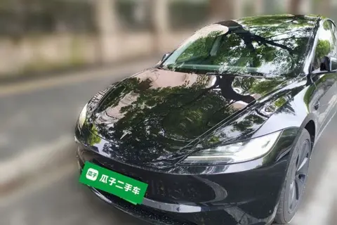 Tesla Model 3 2025