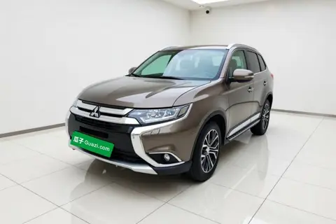 Mitsubishi Outlander 2016