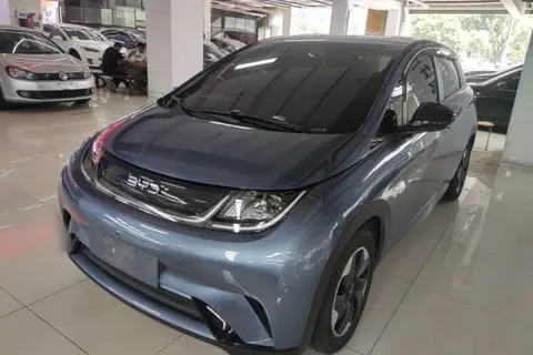 BYD Dolphin 2025