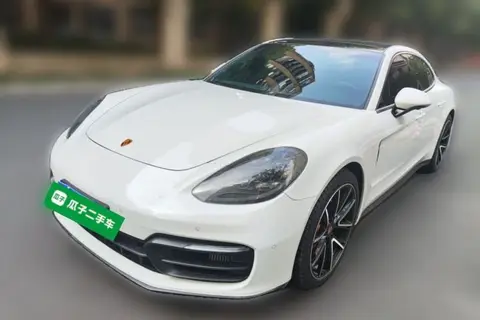 Porsche Panamera 2022