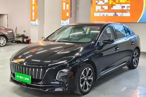 Hongqi E-QM5 2024