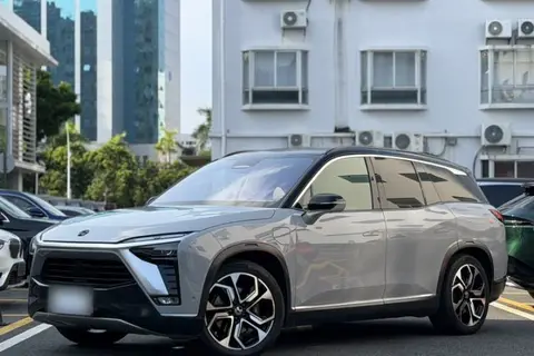 NIO ES8 2021