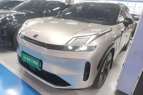 Lynk & Co 08 EM-P 2024