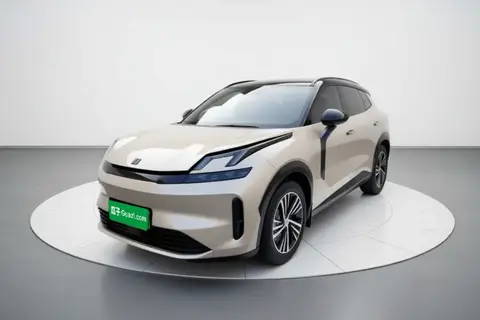 Lynk & Co 08 EM-P 2023