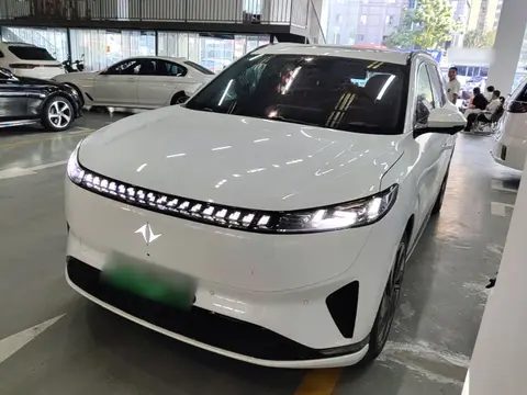 Dongfeng eπ 008 2024